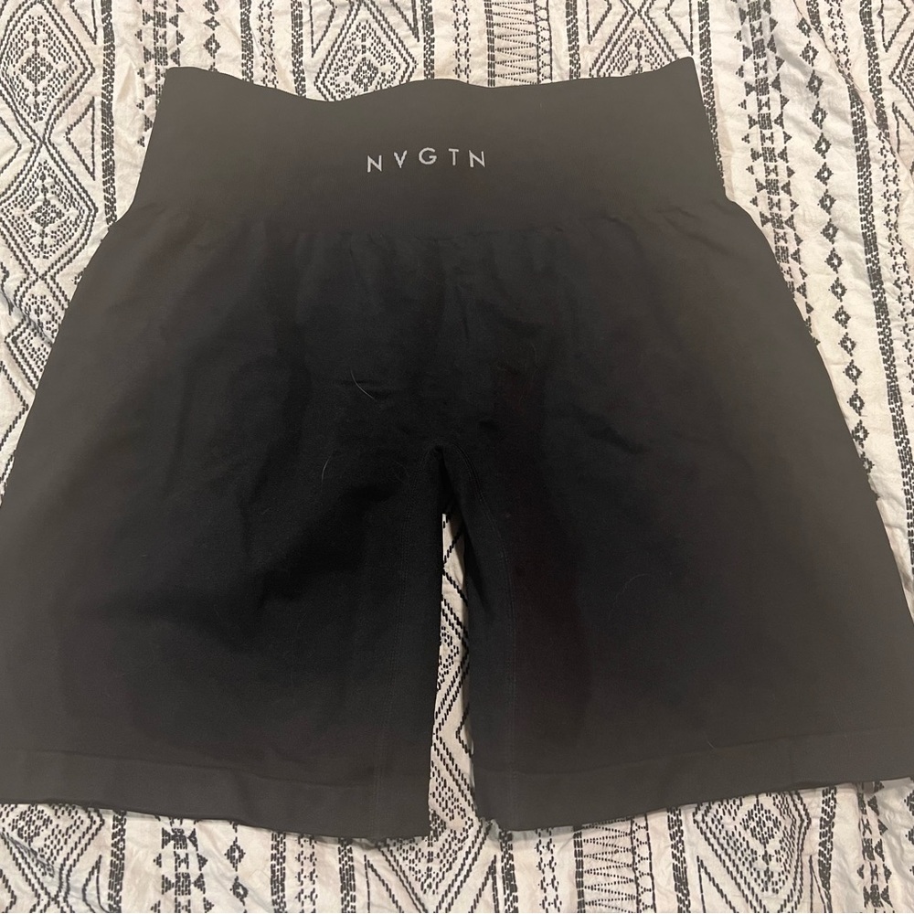 NVGTN Black solid seamless shorts size L